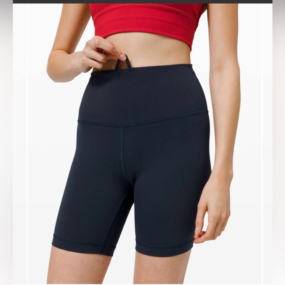 Lululemon Wunder Train High-Rise Short 6"
True Navy